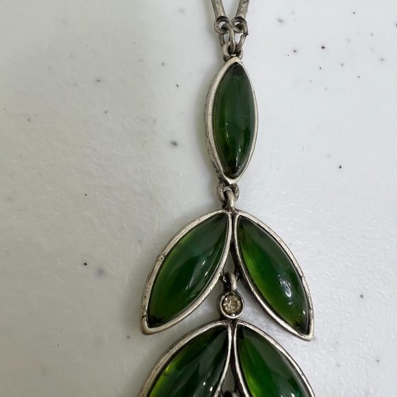 Vida Jewels Green Necklace Leaf Dangle Silver Tone Vintage Chain Tear Drop Used, - Picture 3 of 9